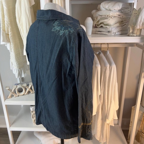 Susan Bristol women's size 2X denim button down top, embroidered. #1849 - Picture 6 of 8